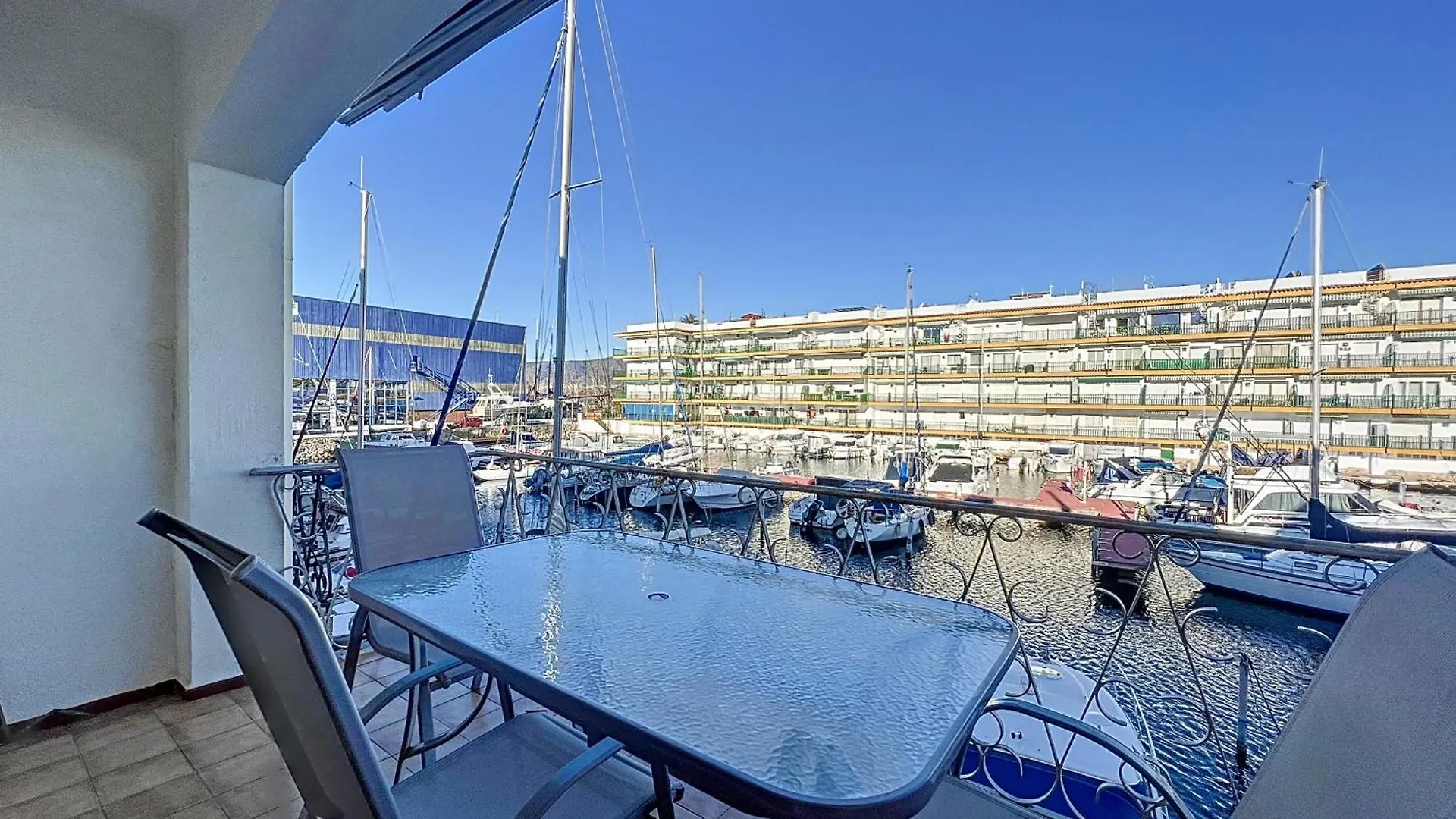 Port Moxo 21 Apartment Empuriabrava Spain